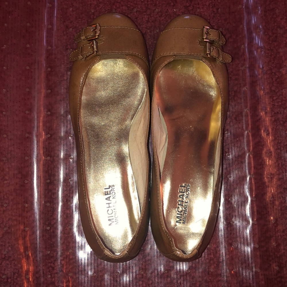 Micheal Kors Flats💚💛